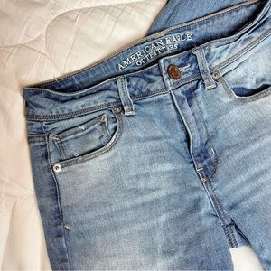 AEO Super Skinny Mid-Rise • 6Long